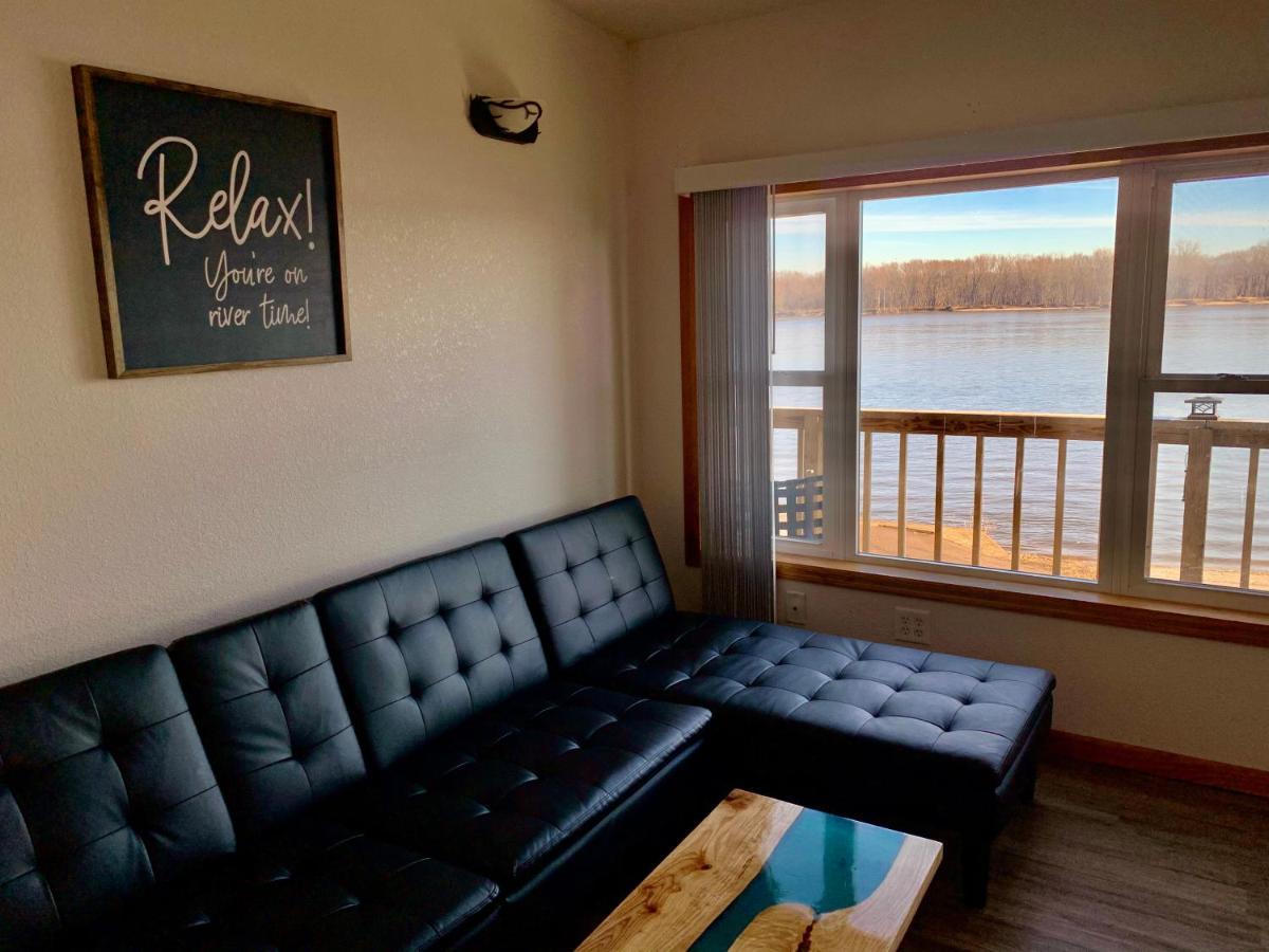 Mississippi River Cabin Bellevue Exterior photo