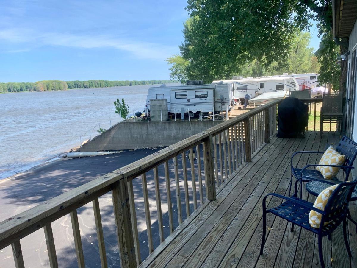 Mississippi River Cabin Bellevue Exterior photo